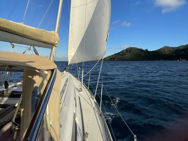 Sailboat hire in Uturoa - Dufour Dufour 405 Grand Large