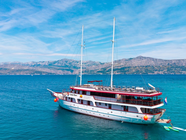 Hire Sailboat Unknown with a boat licence