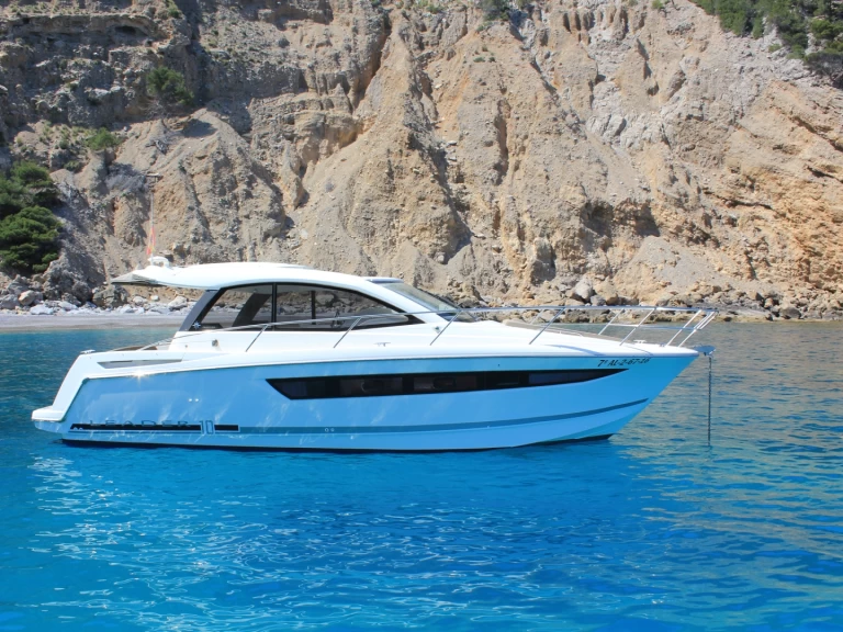 Yacht charter Alcúdia - Jeanneau Leader 10 on SamBoat