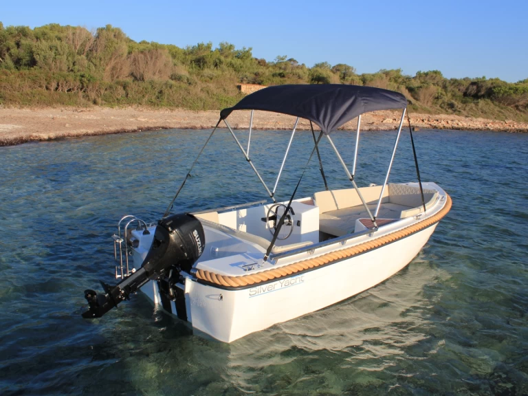 Motorboat to hire Can Picafort at the best price