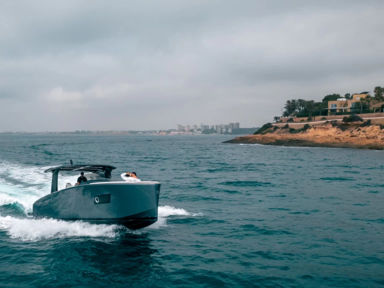 Motorboat hire in Cavalaire-sur-Mer - Tesoro Yachts T40