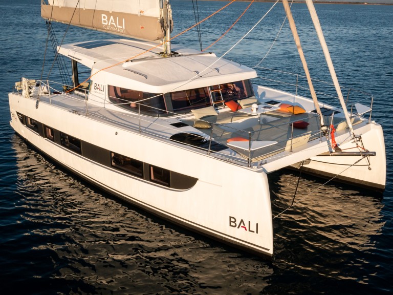 Hire Catamaran with or without skipper 15 Hyères