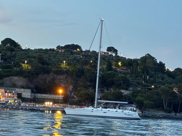 Charter a Bénéteau Beneteau 50 in Fezzano on Samboat