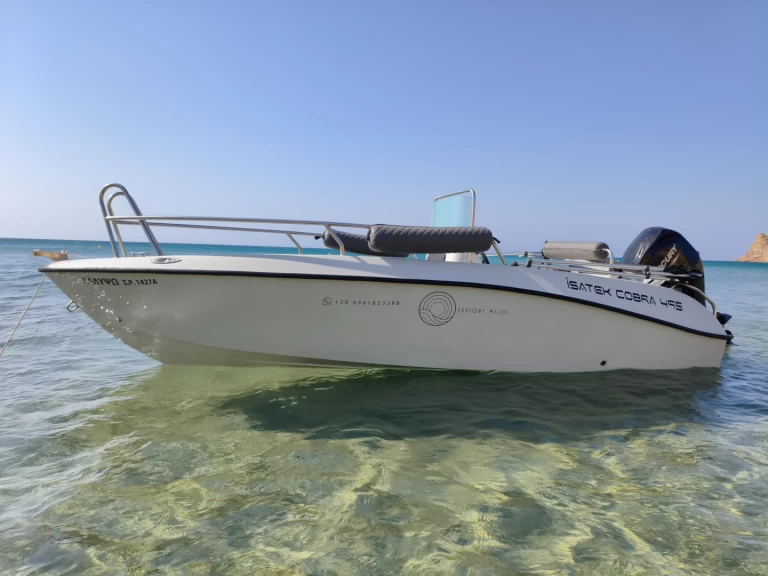 Motorboat hire in Mílos - Isatek Cobra 495