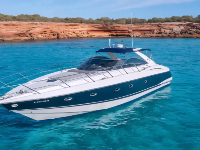 Hire Luxury Yacht Sunseeker with a boat licence