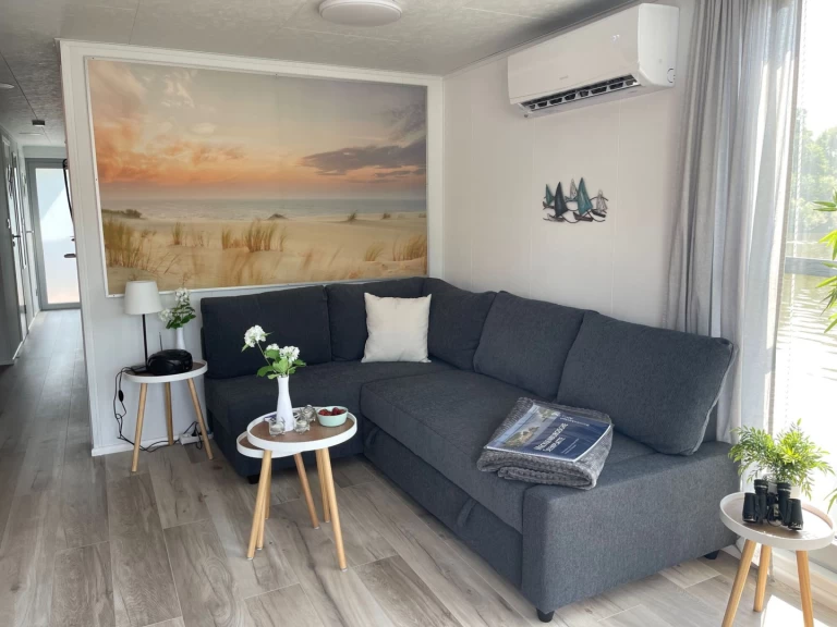 Charter a D13 Woma D13 - Standard in Waren (Müritz) on Samboat