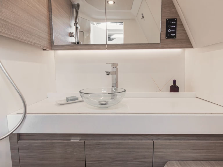 Yacht hire Alyki cheap Saxdor 400 GTO