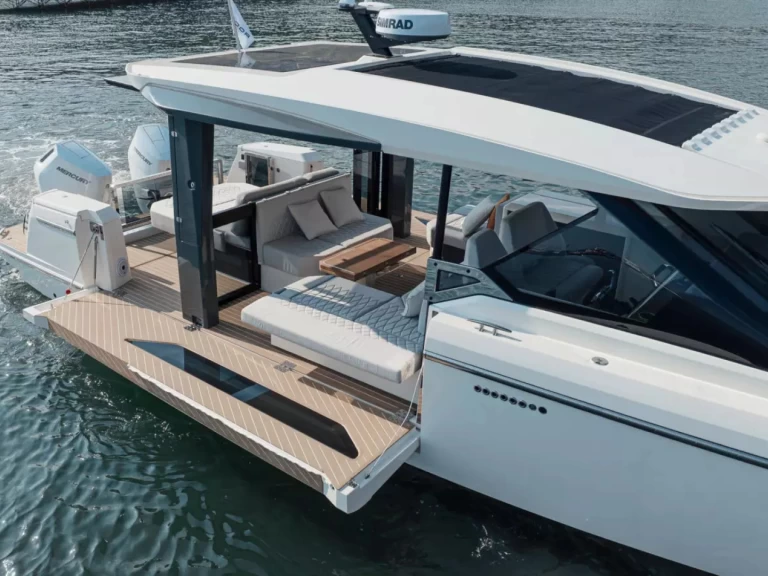 Hire a Saxdor Saxdor 400 GTO Alyki