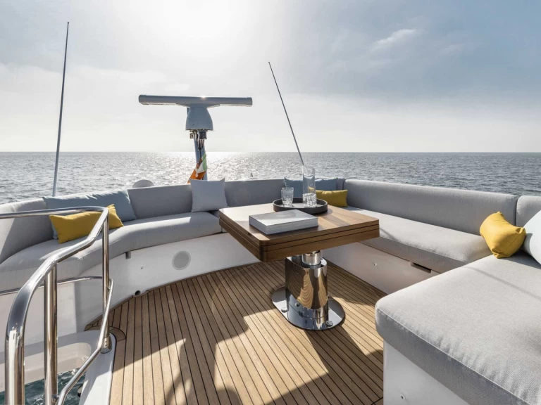 Luxury Yacht to hire Polignano a Mare at the best price