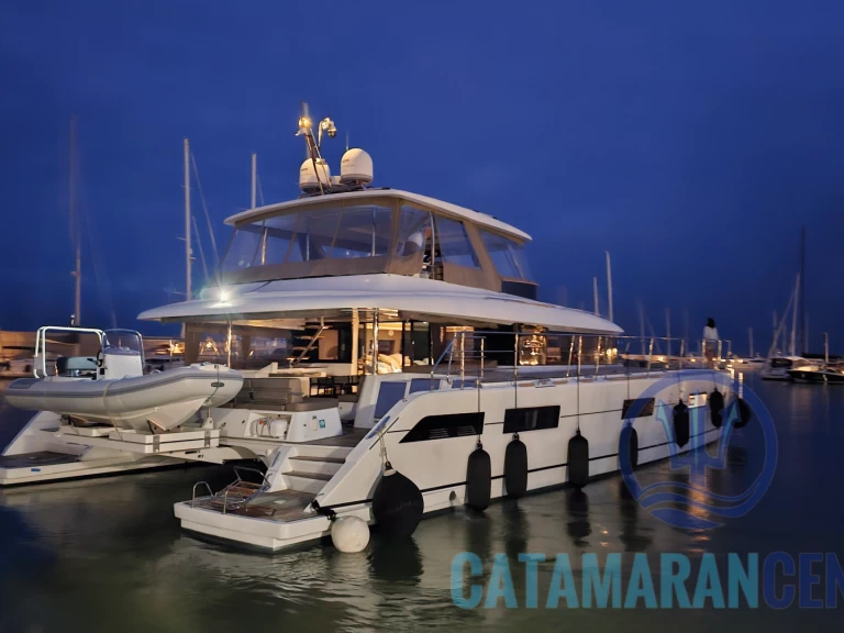 Catamaran hire in Barcelona - Lagoon Lagoon 630 Motor Yacht