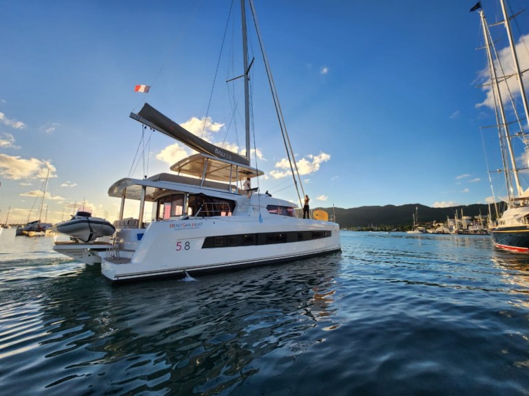 Yacht hire Port Cogolin cheap BALI 5.8