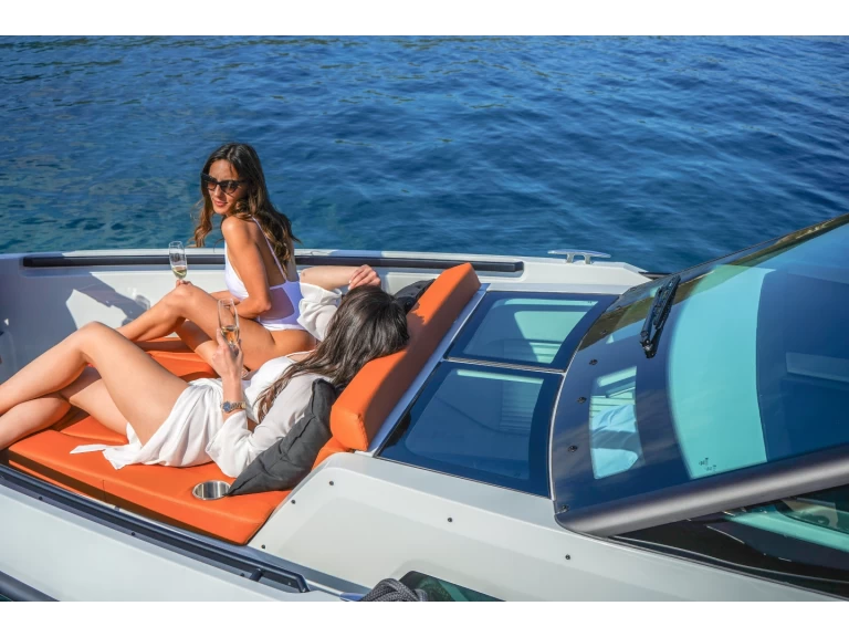 Yacht hire Ibiza Town cheap Saxdor 320 GTO