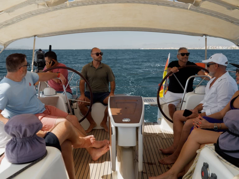 Yacht charter Santa Pola - Bénéteau Oceanis 50 on SamBoat