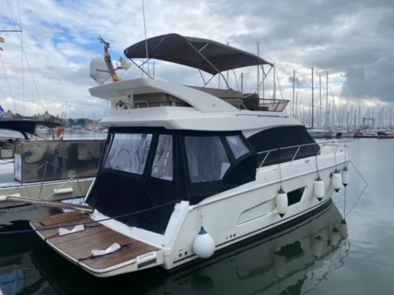 Motorboat hire in Palma de Mallorca - Bavaria Virtess 420 Fly