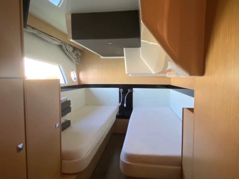 Charter a Bavaria Virtess 420 Fly in Palma de Mallorca on Samboat