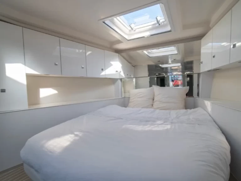 Hire Motorboat with or without skipper VanDutch Portofino