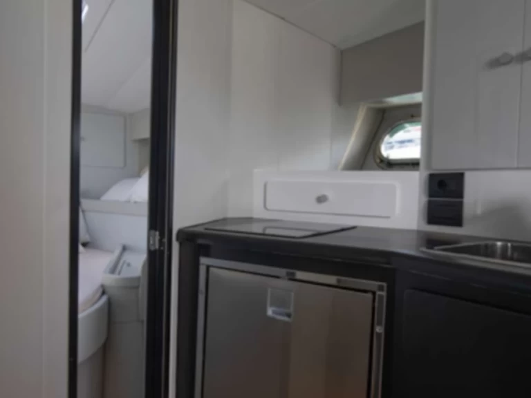 Hire a Magnum 40 Portofino