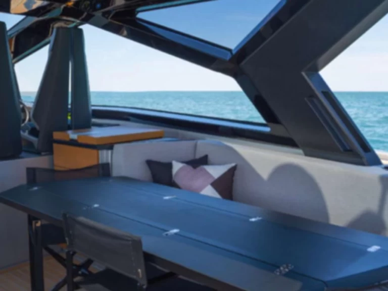 Hire a WALLY YACHTS 58 Portofino