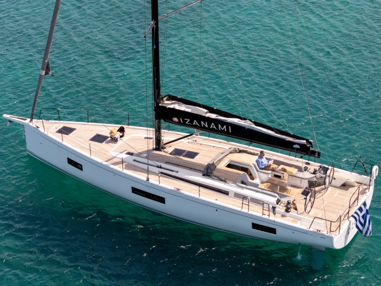 Charter a Bénéteau First Yacht 53 in Lávrio on Samboat