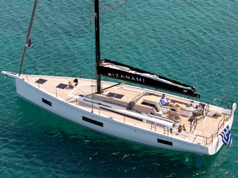 Charter a Bénéteau First Yacht 53 in Lávrio on Samboat