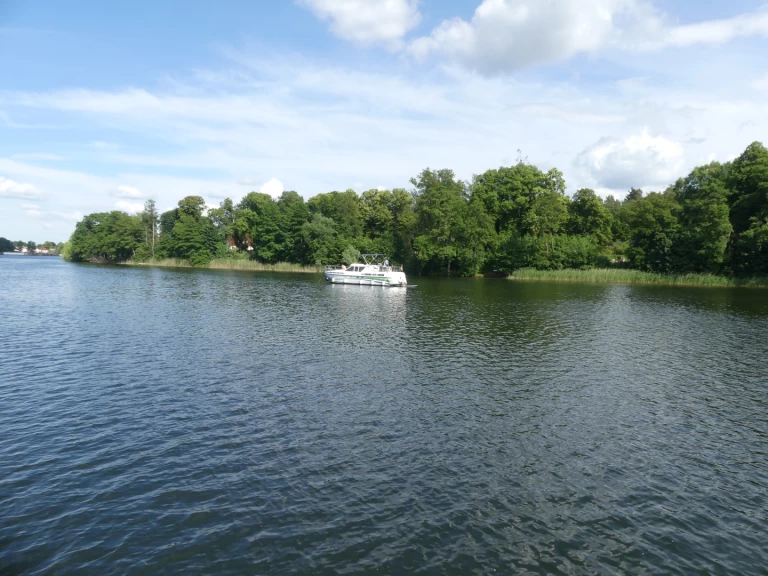  Tarpon 42 N charter bareboat or skippered in  Lübz