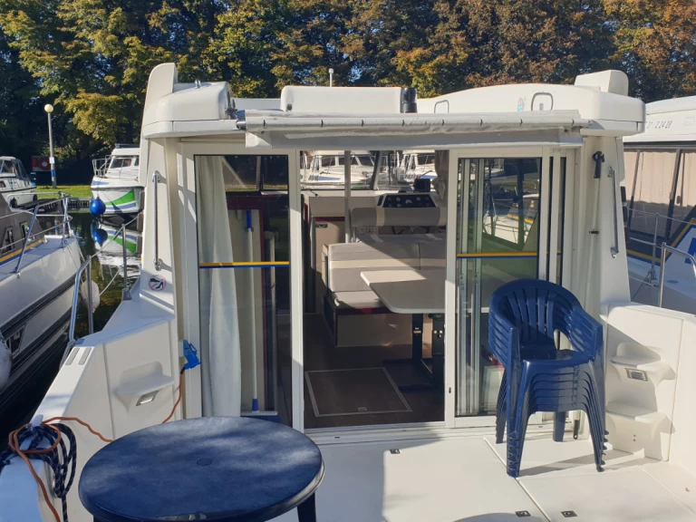 Hire a Nicols Yacht Nicols Sedan 1160 Lübz