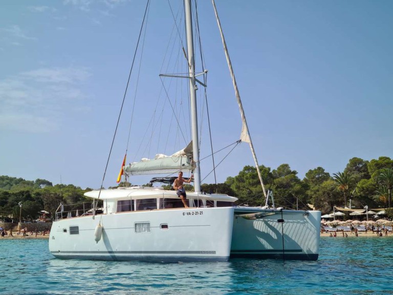 Yacht hire Valencia cheap Lagoon 400