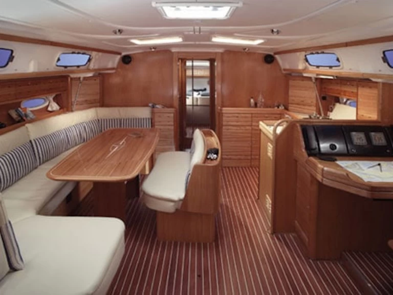 Yacht hire Nikiána cheap Bavaria 50