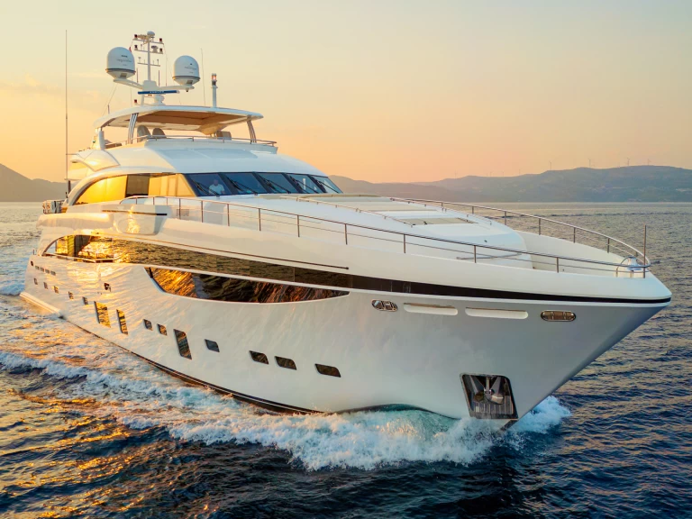 Hire Luxury Yacht Princess with a boat licence