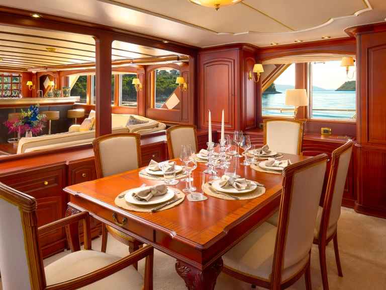 Luxury Yacht hire in Trogir - Benetti Benetti Classic 115