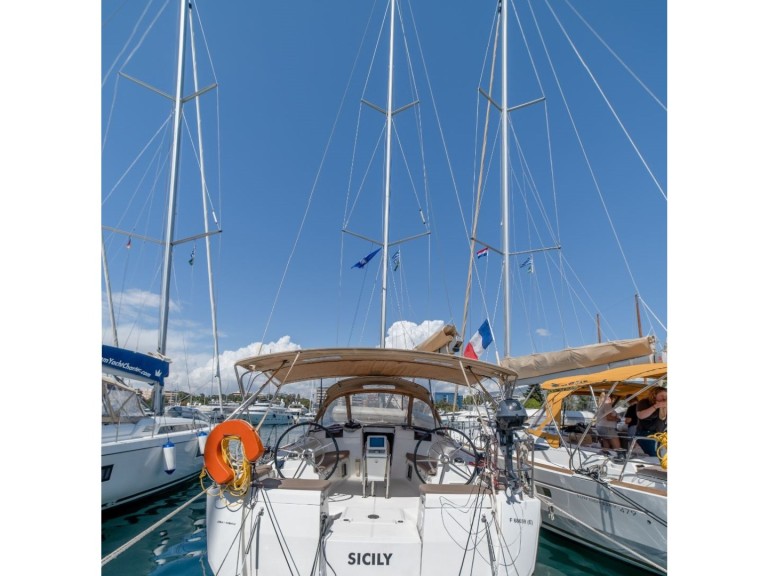 Yacht hire Alimos cheap Sun Odyssey 449