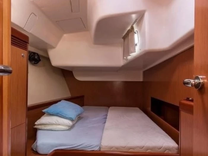 Sailboat hire in Pálairos - Bénéteau Oceanis 54