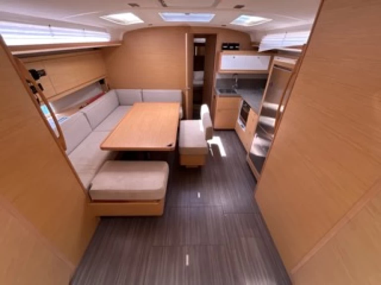 Yacht hire Olbia cheap Dufour 470