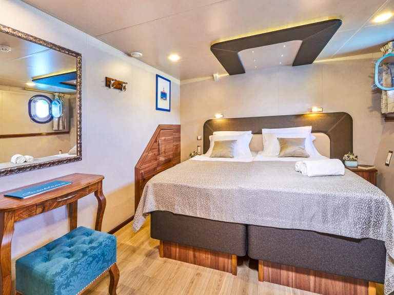 Hire a  Luxury motoryacht Trogir