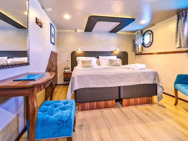 Hire Luxury Yacht with or without skipper  Trogir