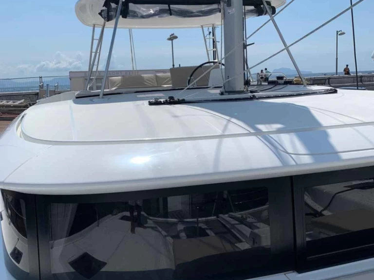 Hire Catamaran with or without skipper Lagoon Lefkáda