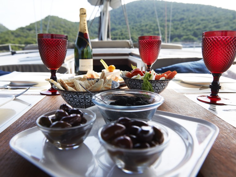 Sailboat hire in Milazzo - Hanse Hanse 540 E