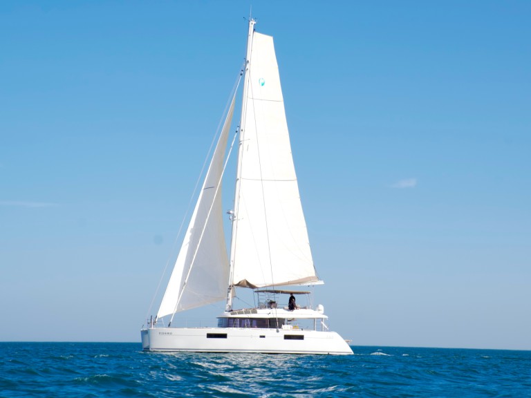 Catamaran hire in Olbia - Lagoon Lagoon 560