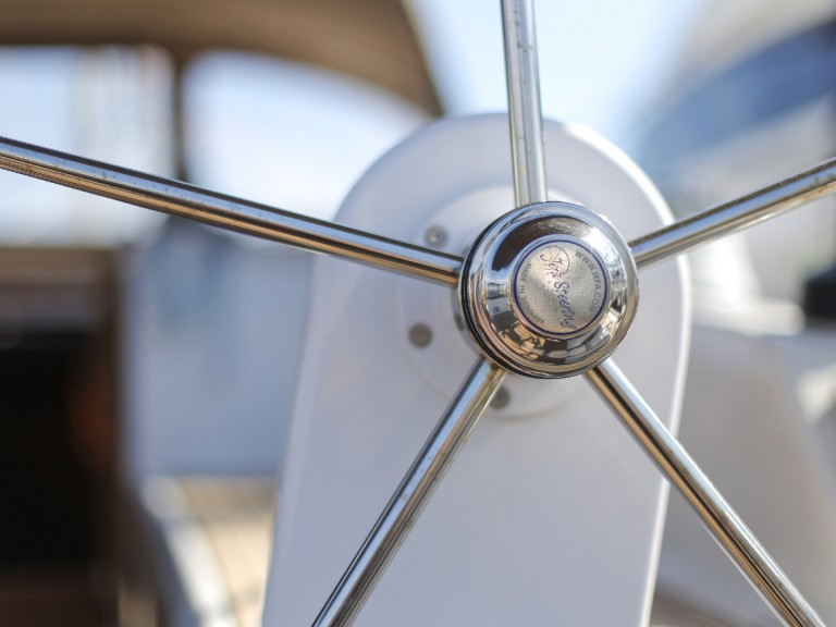 Charter a Bavaria Cruiser 34 in Zadar on Samboat