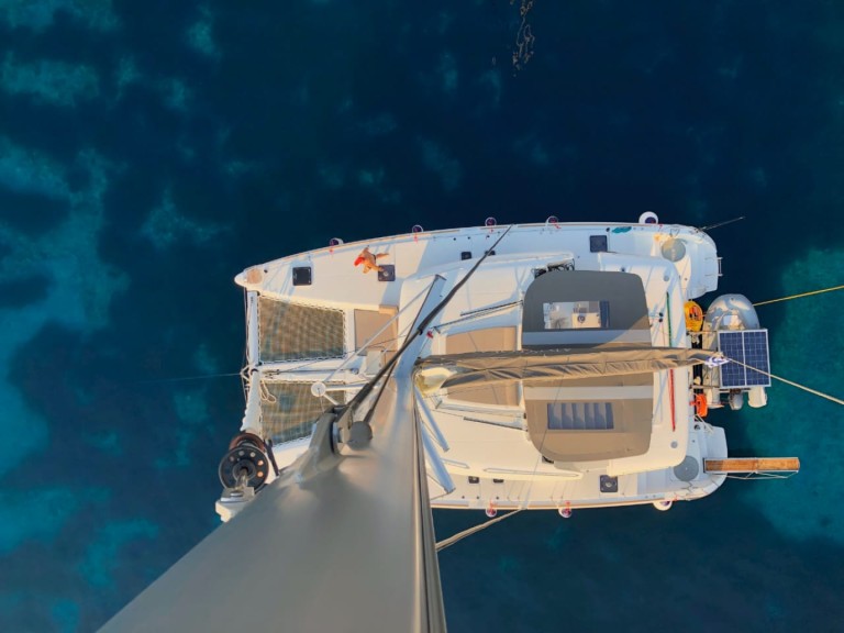 Hire Catamaran with or without skipper Lagoon Lefkáda