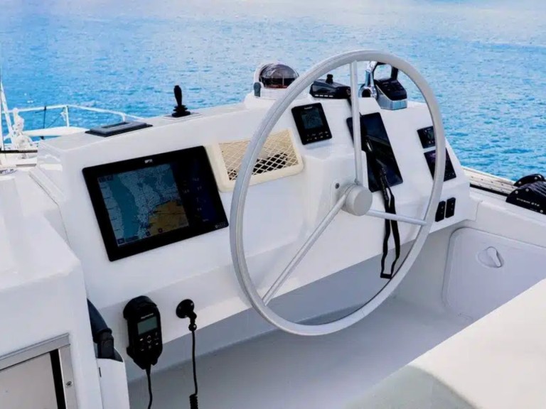 Hire a Bali Bali 5.4 Raiatea Island