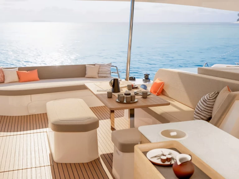 Hire Catamaran Fountaine Pajot with a boat licence