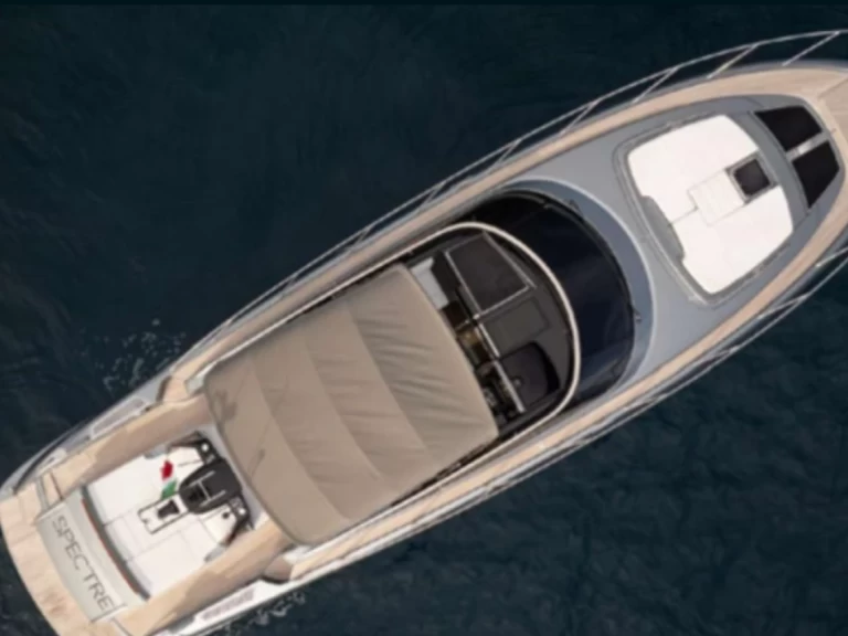 Hire Motorboat Riva with a boat licence