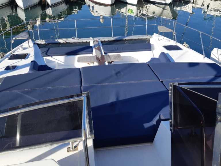 Yacht charter Ajaccio - Nautitech Nautitech 47 on SamBoat