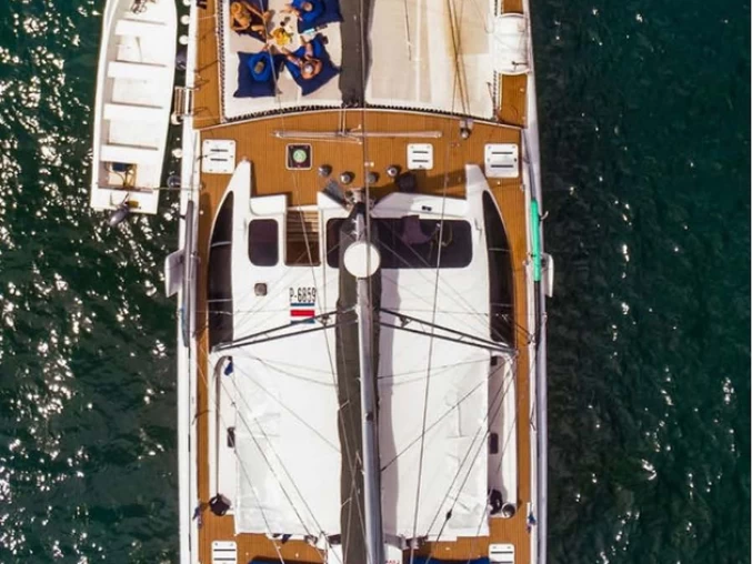 Catamaran to hire Playa Hermosa at the best price