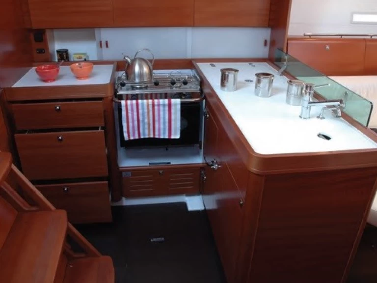 Hire a Dufour Dufour 40 E Performance La Trinité-sur-Mer