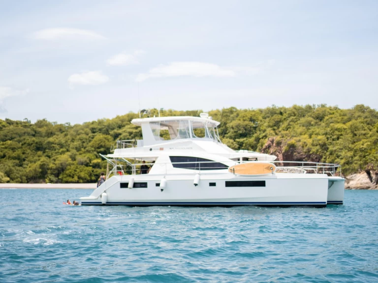 Hire Catamaran with or without skipper Power Cat  Bahía Tamarindo