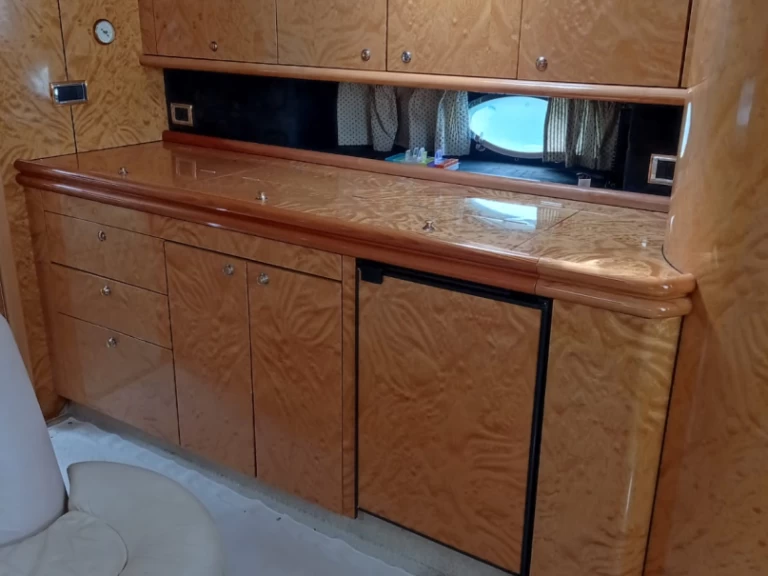 Charter a Sunseeker Camargue 51 in Spain on Samboat