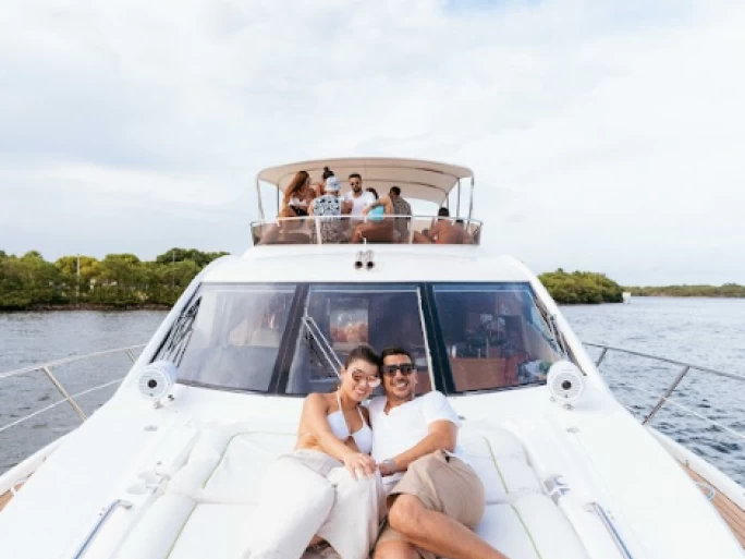 Hire a Sunseeker Manhattan 70 Miami Beach