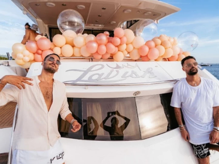 Luxury Yacht hire in Miami Beach - Sunseeker Manhattan 70